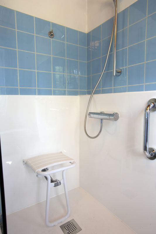 Compact Shower Space